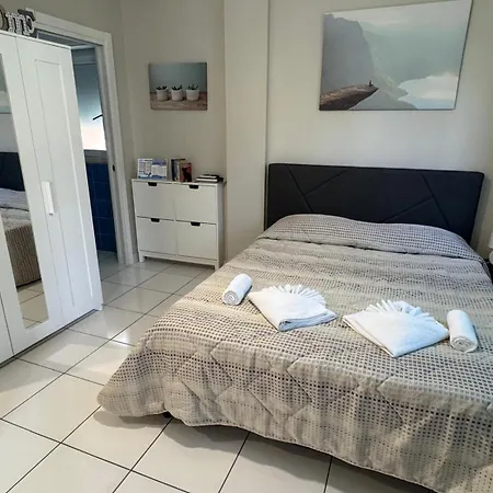 Civico 11 -free Parking-wi-fi 3*